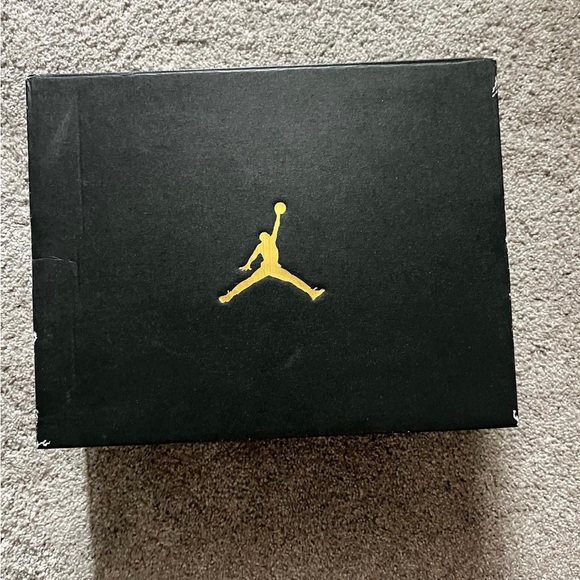 jordan 1 mids - Picture 3 of 3